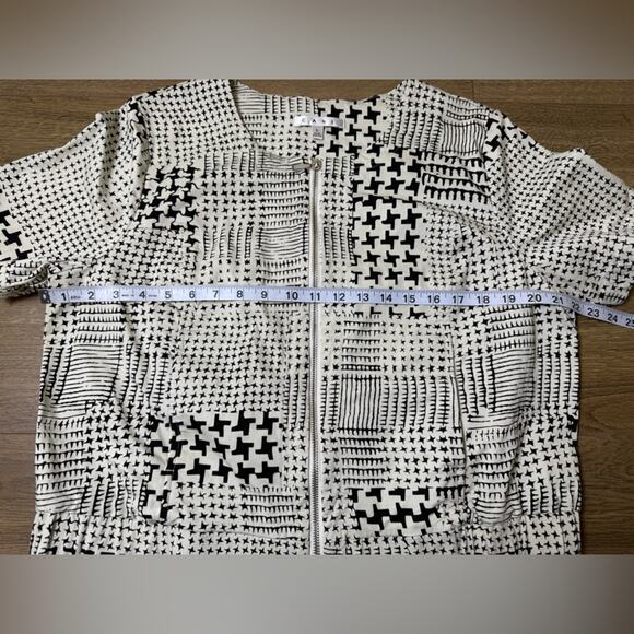Cabi Coupe Bomber #931 Short Sleeve Black and Cream Abstract Zip Jacket Size L - Picture 12 of 14